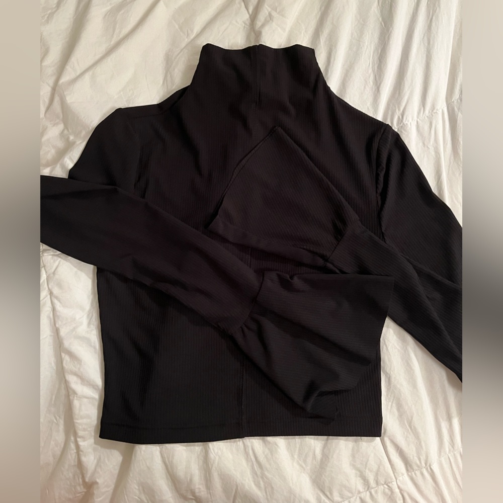 Dance&Marvel Black Cropped Turtleneck